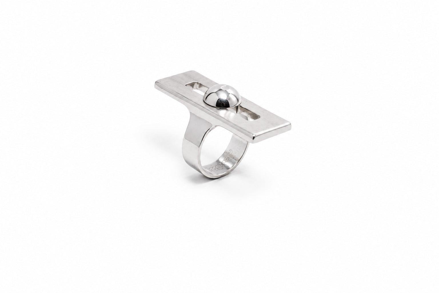 002 CALM RING SQUARE
