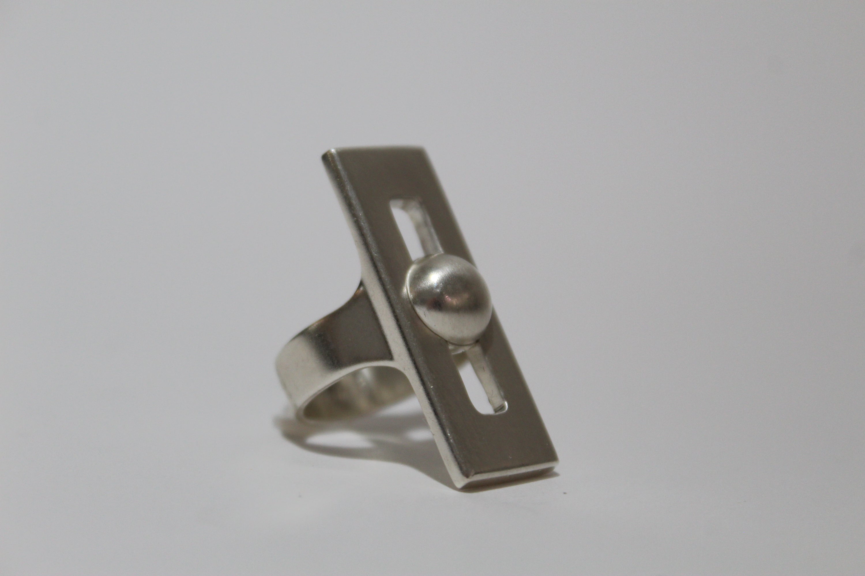 002 CALM RING SQUARE
