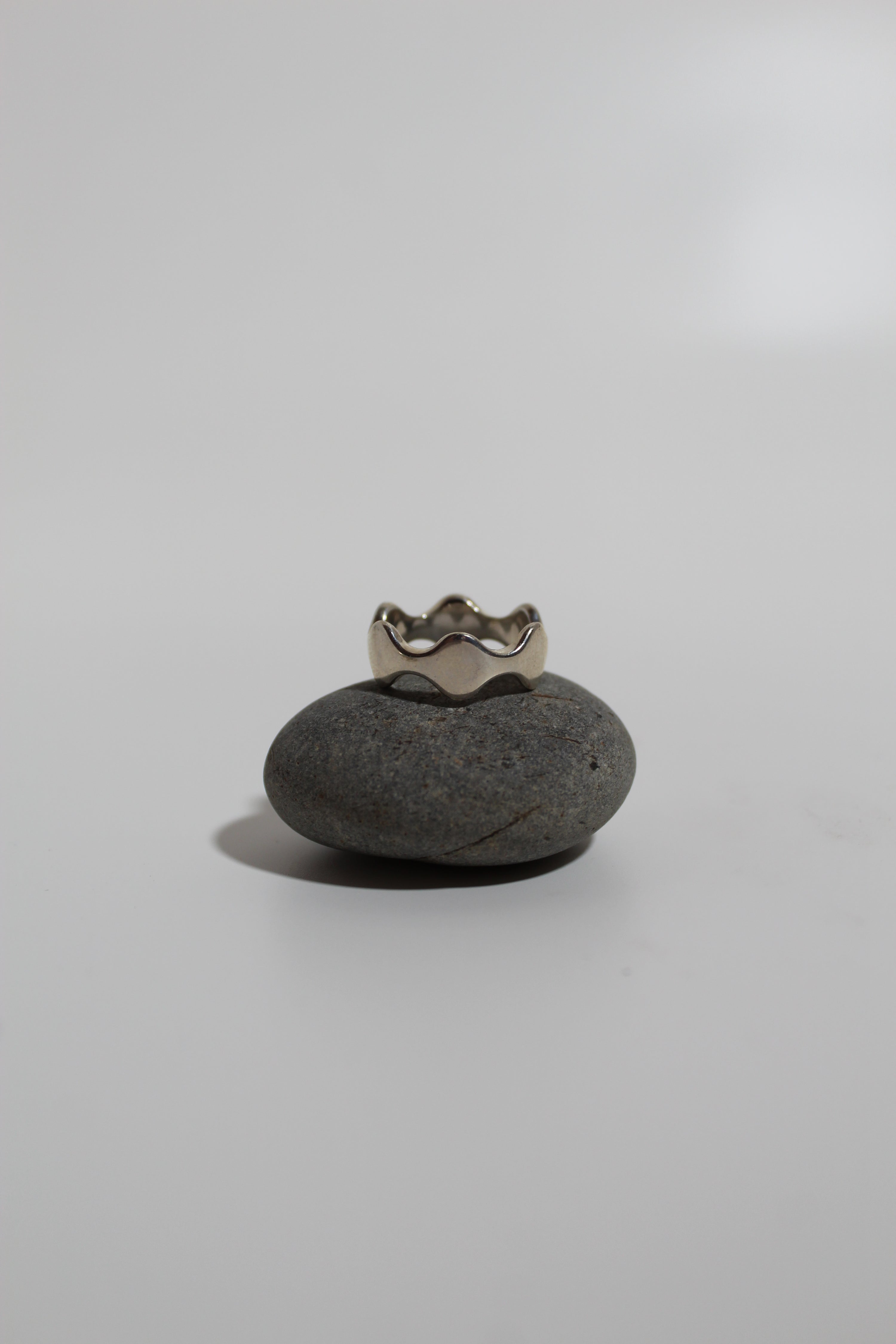 WAVY RING