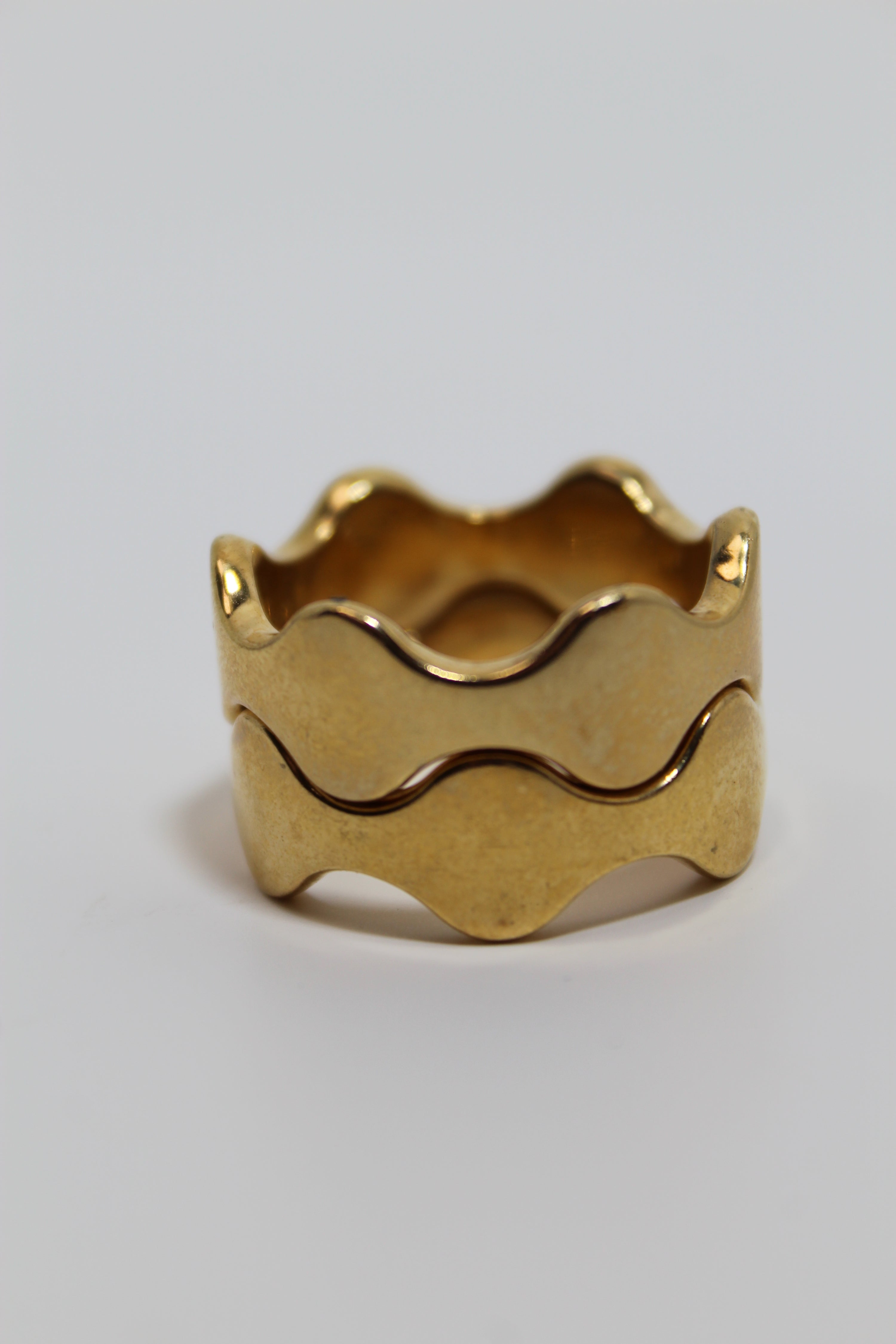 WAVY RING
