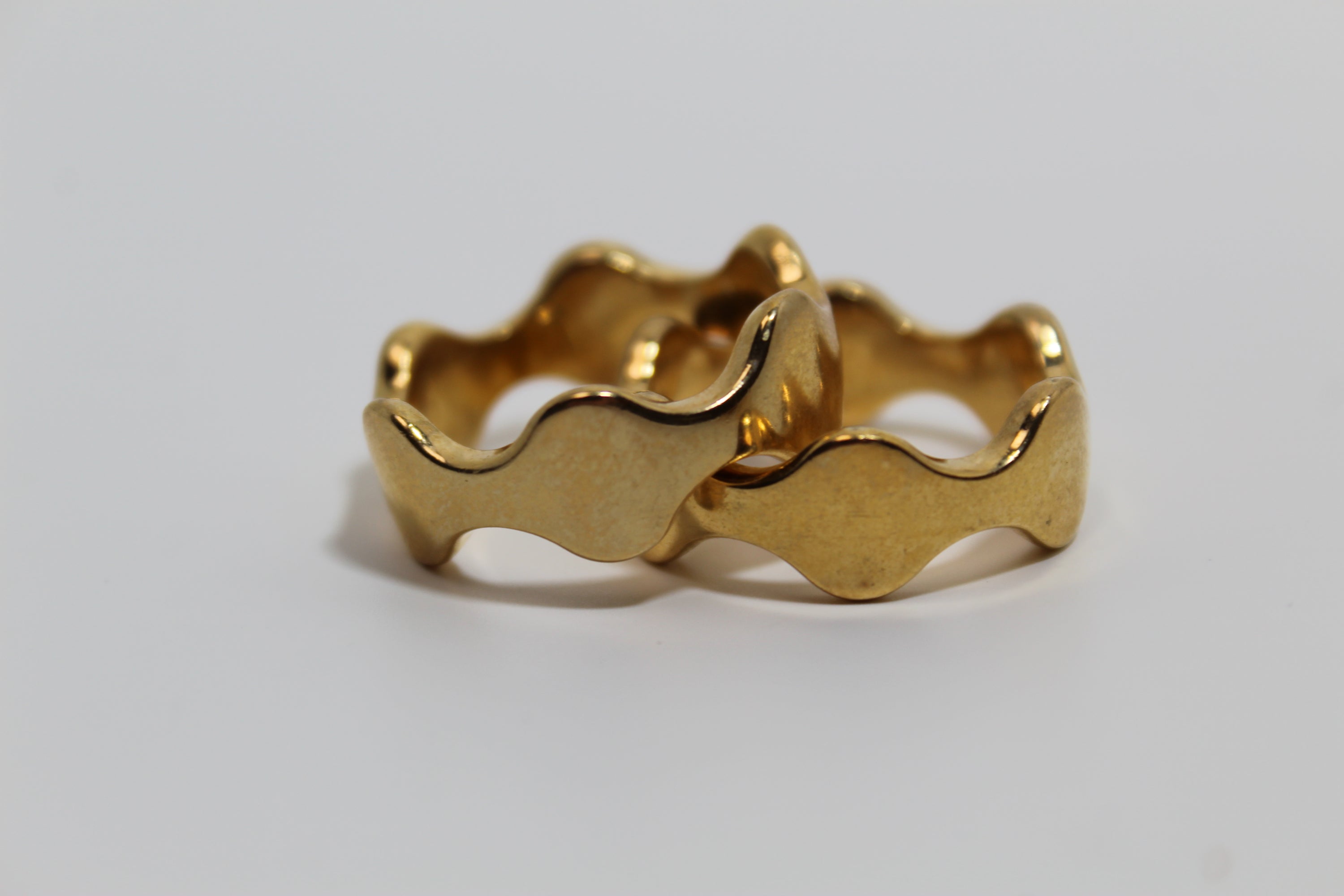 WAVY RING