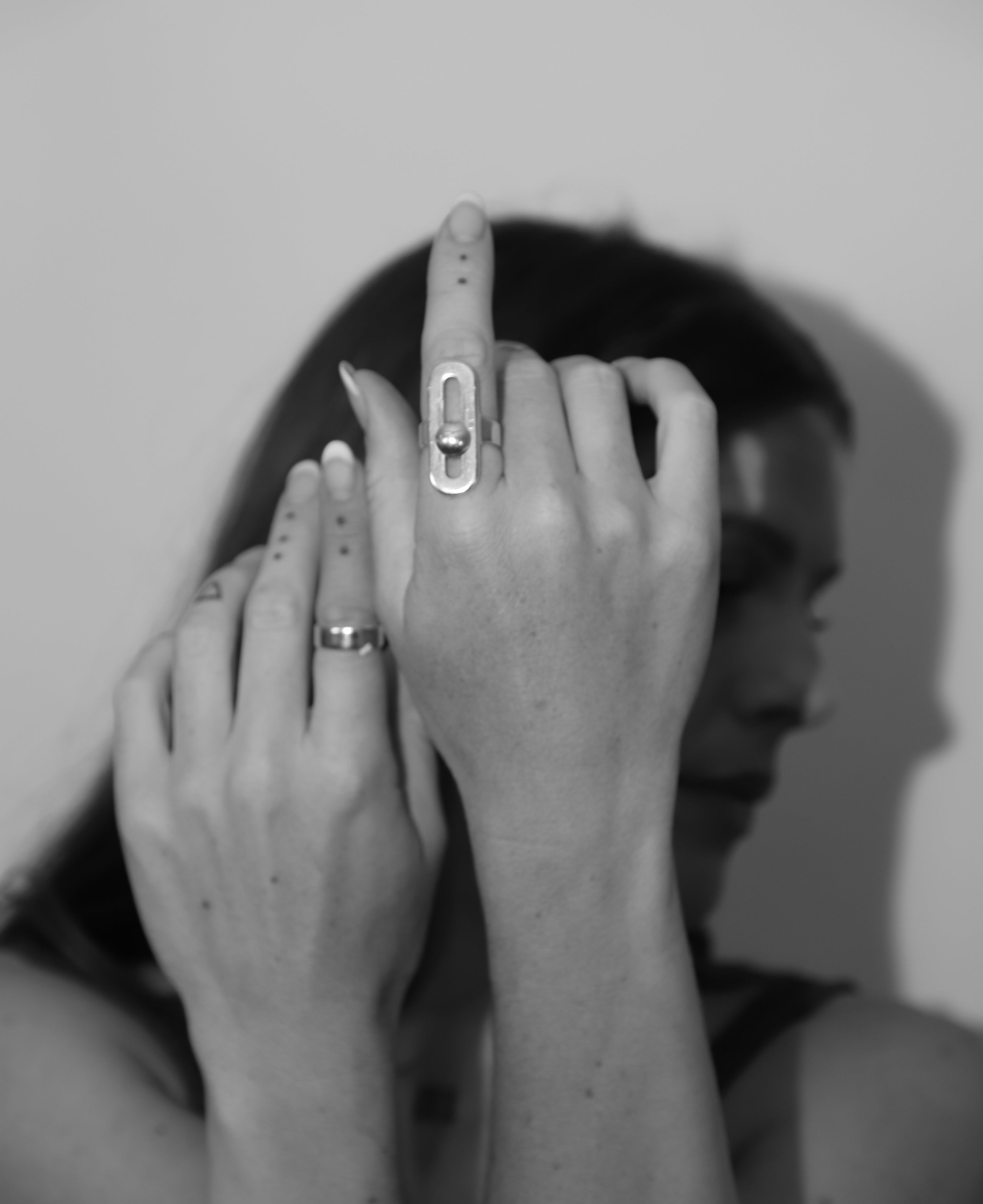 001 THE CALM RING
