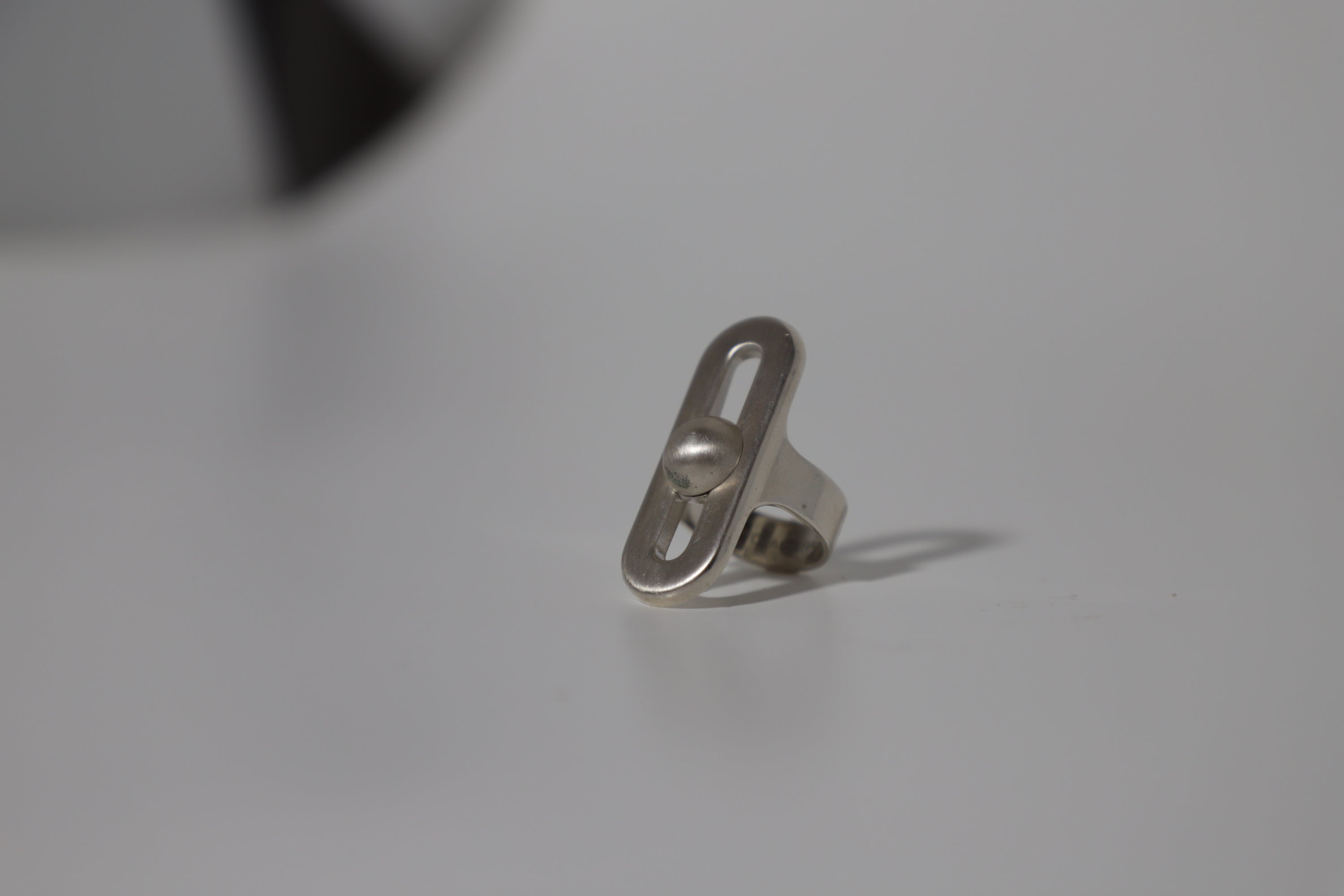 001 THE CALM RING